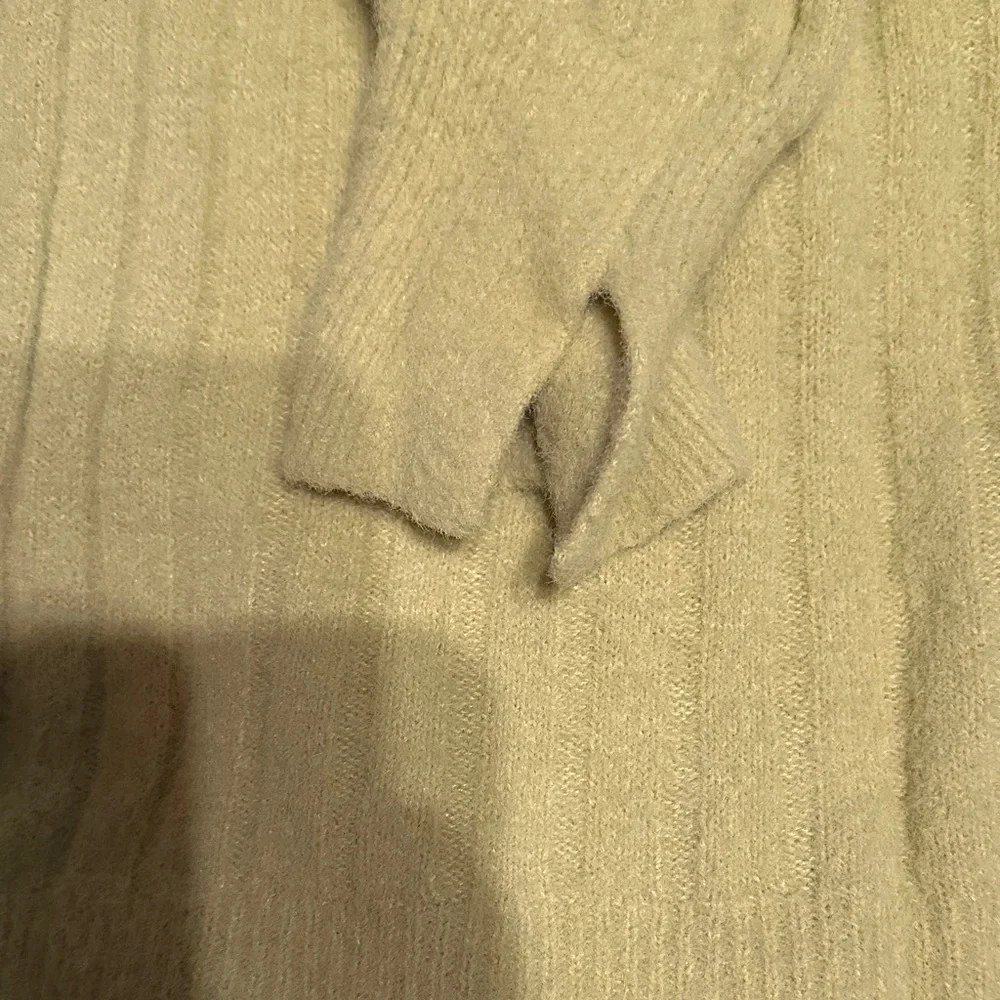 Buttercream Lime Green Sweater - Picture 3 of 3
